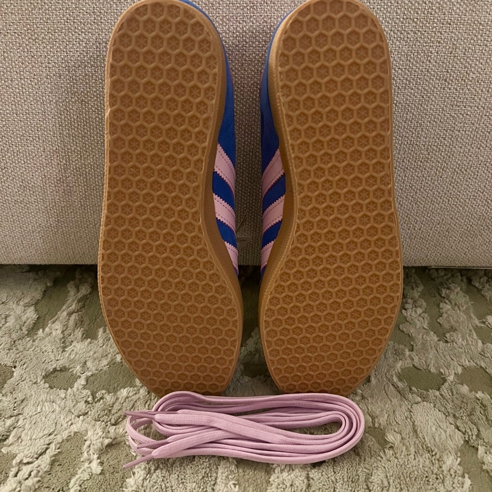 ✨NWT✨ Adidas Gazelle Sneakers, blue and pink - Picture 7 of 8